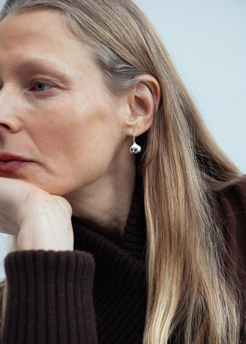 Small Pebble Curve Drop Earrings