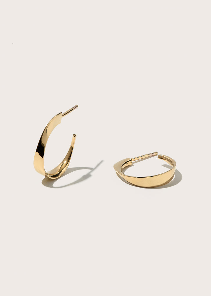 Small Twisted Wave Hoops