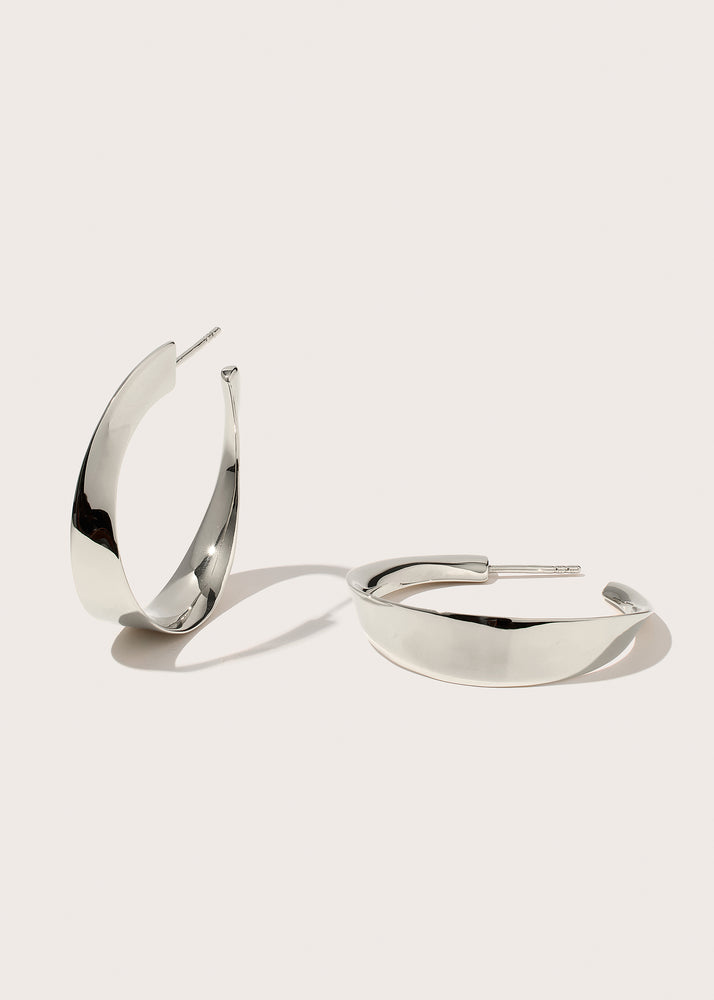 Twisted Wave Hoops
