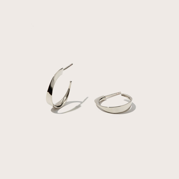 Small Twisted Wave Hoops