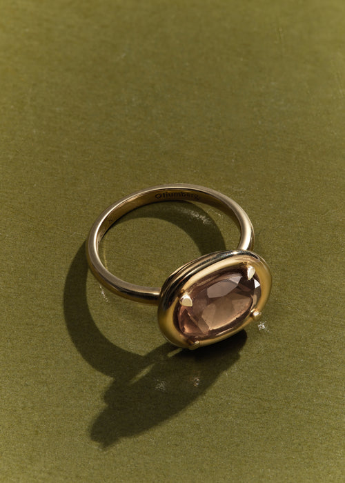 14kt Oval Domino Ring