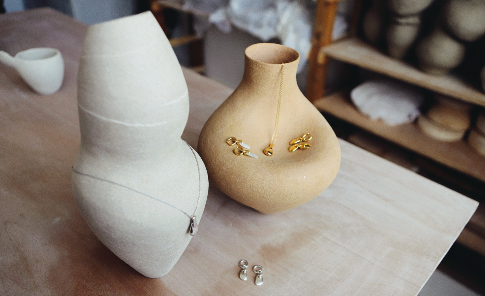 Otiumberg Curates: Karina Smagulova